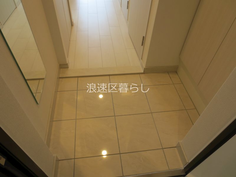 アドバンス難波南ワイズ 玄関
