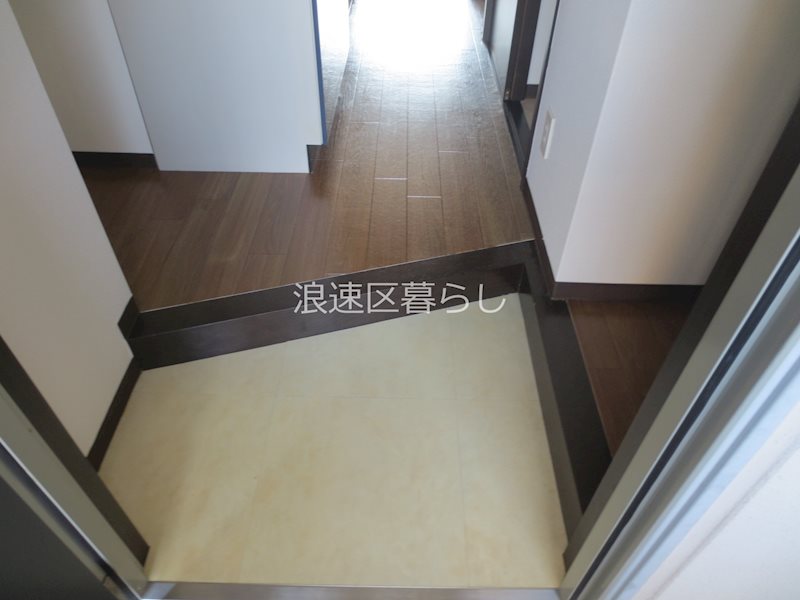 ELLE難波WEST 玄関