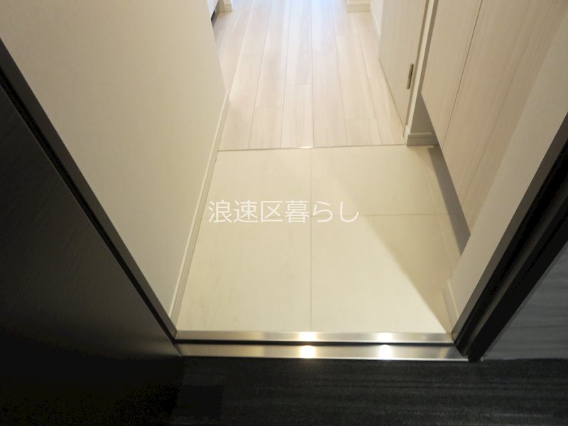 S-RESIDENCE難波大国町Deux 玄関