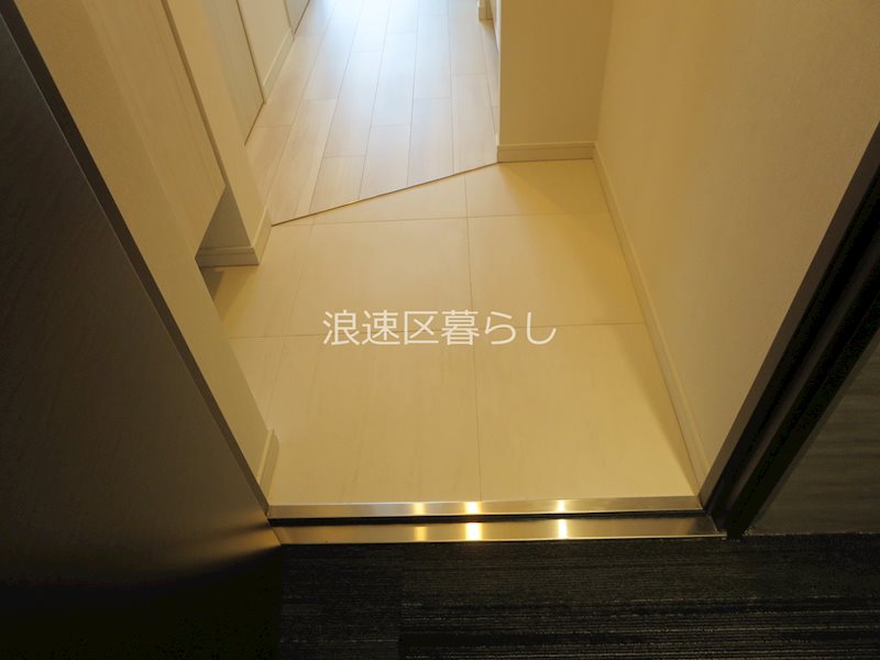 S-RESIDENCE難波大国町Deux 玄関