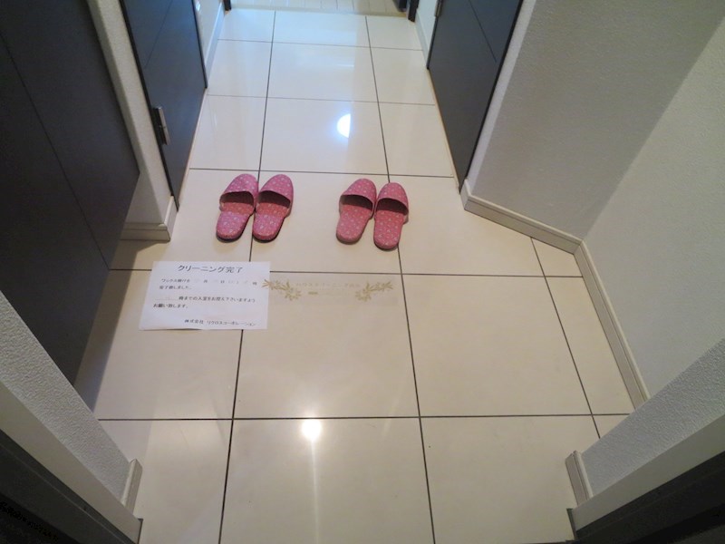 S-RESIDENCE NAMBA VIALE 玄関