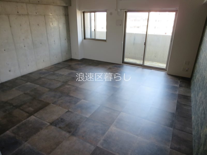 Wolf Pack Apartment ベッドルーム