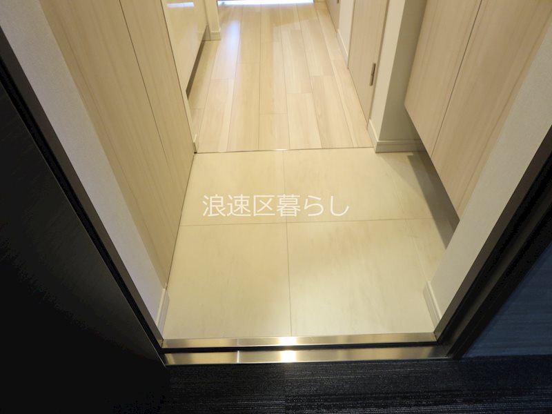 S-RESIDENCE難波大国町Deux 玄関