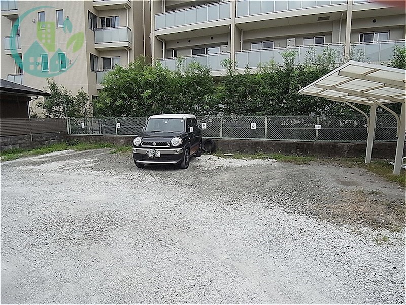 甲南ハイツ 駐車場