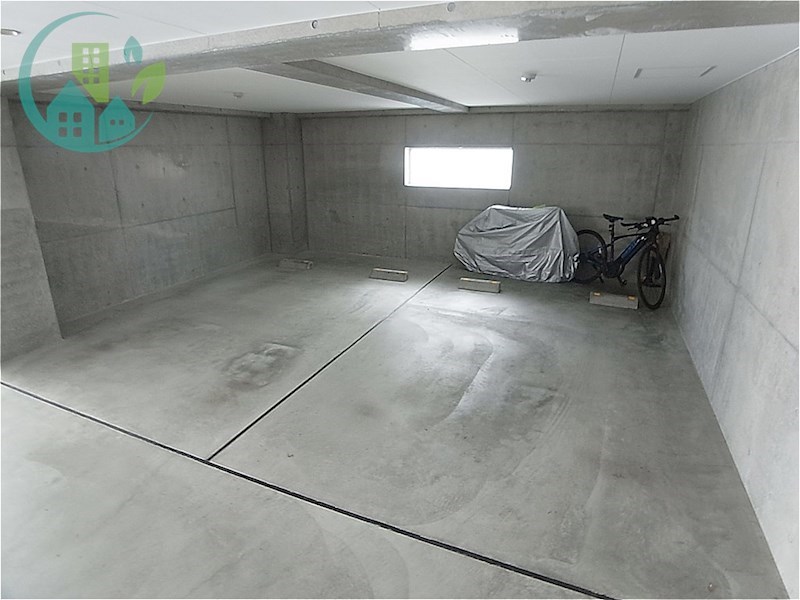 エカルラート青谷 駐車場