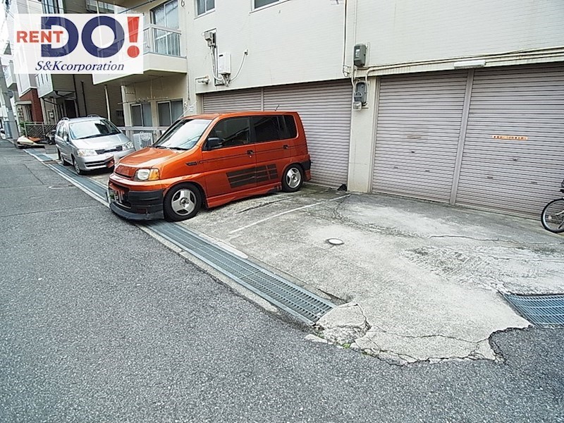 辻川マンション 駐車場