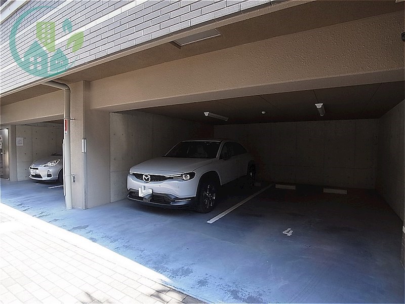 アクロス神戸住吉ステーションロフト 駐車場
