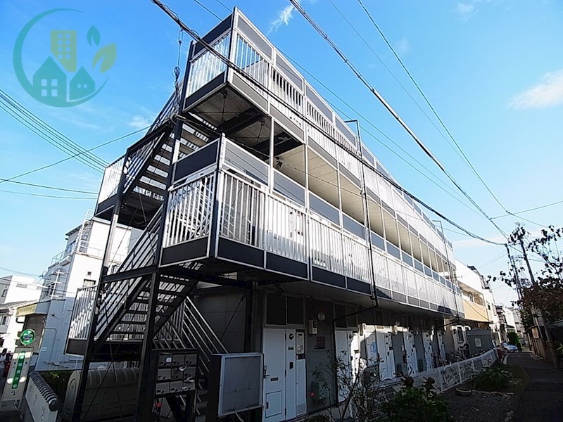 レオパレスメープル 外観