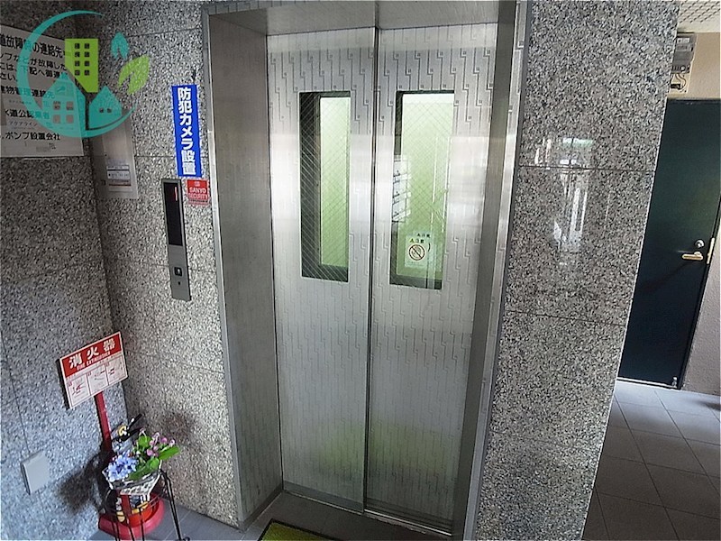 金栄ビル エントランス