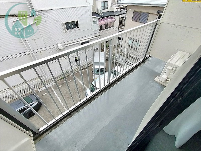 レオパレスメープル ベランダ