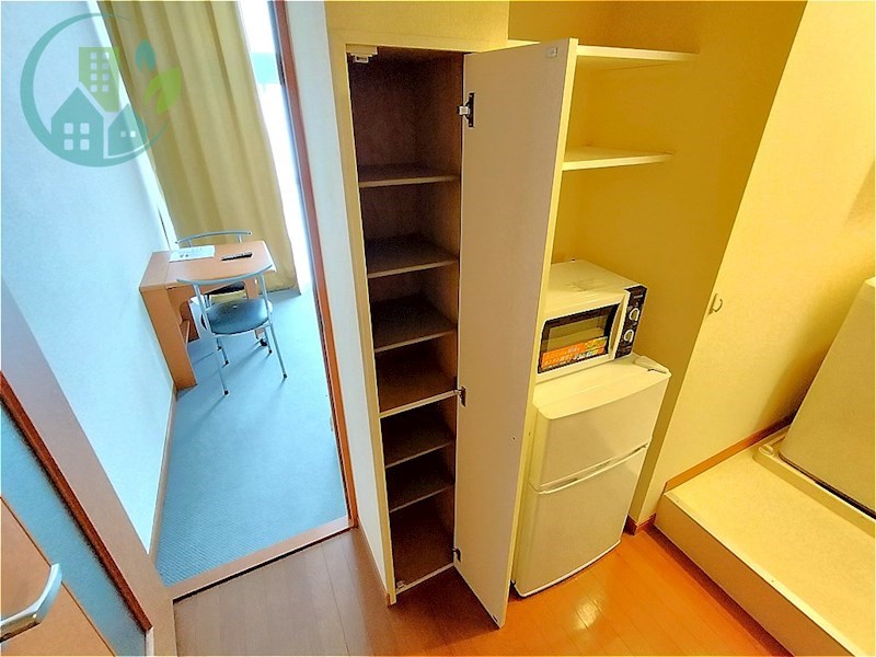 レオパレスメープル 収納