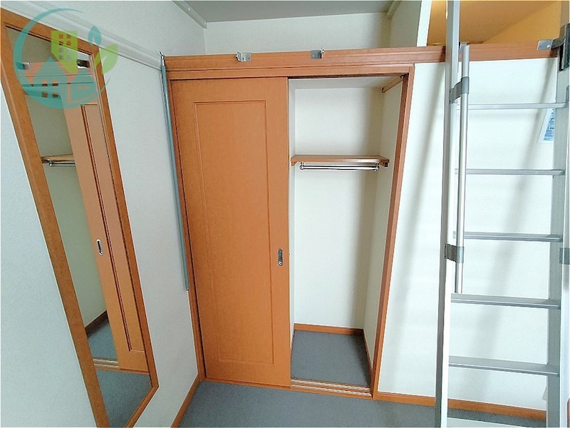 レオパレスメープル 収納