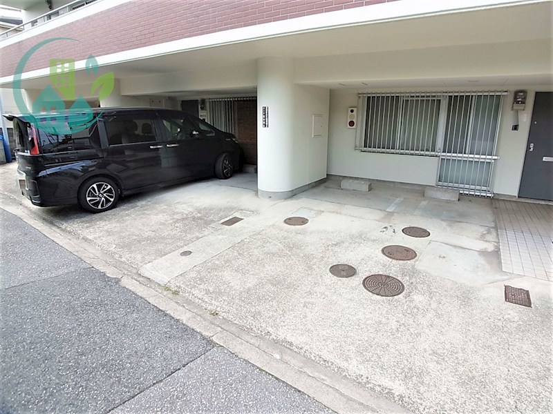 反高苑(タンタカエン) 駐車場