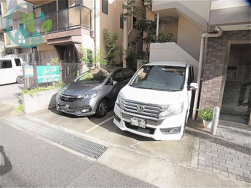 スペラーレ御影 駐車場