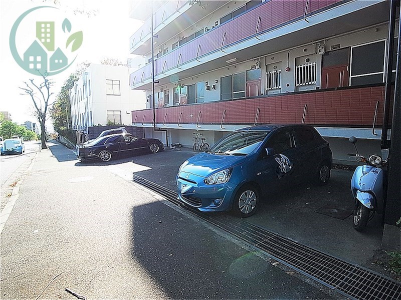 アーバン六甲 駐車場