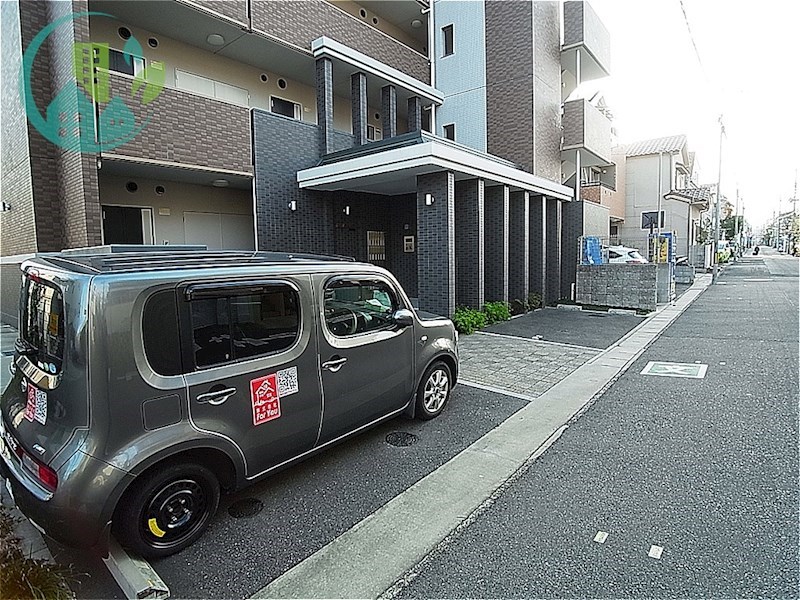 ル・プルミエ 駐車場
