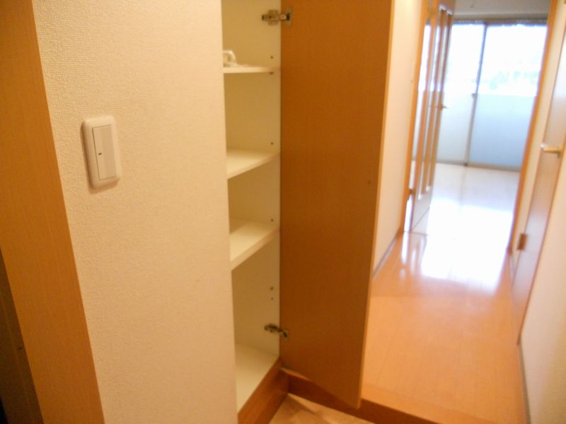 プレジール 玄関