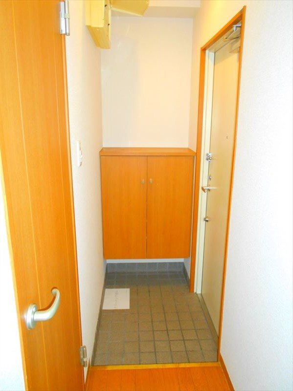 フェスシントミ  玄関