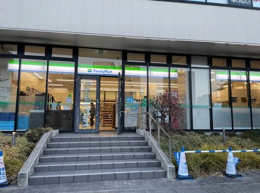 メディフィス千住大橋駅前 コンビニ