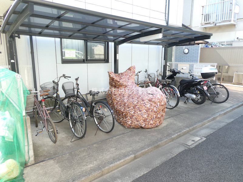 エリール・ミサキ その他