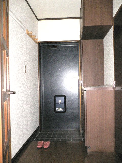 アビタシオン１１１ビル 玄関