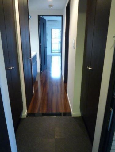 メゾンカルム西新宿 玄関