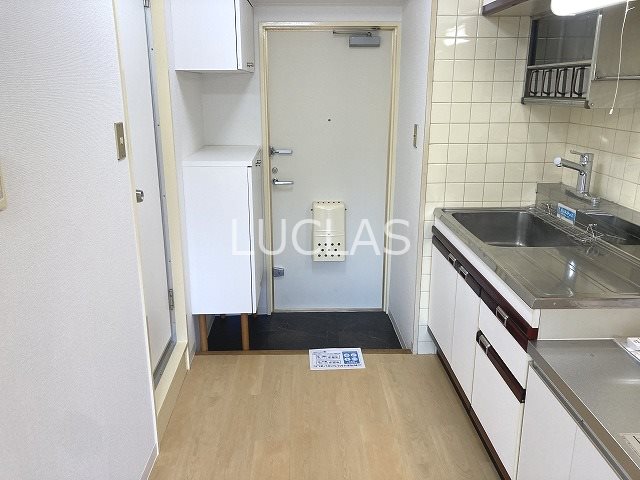ダイアパレス根岸 玄関