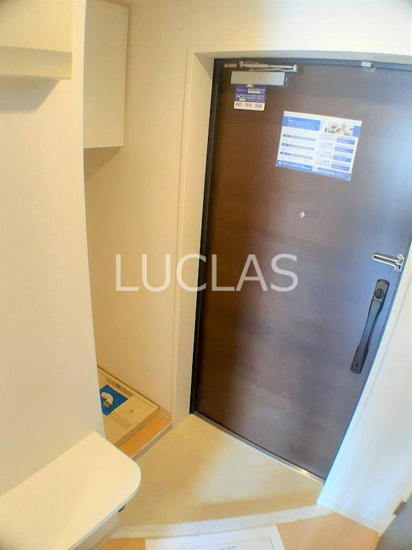 レジディア市谷薬王寺 玄関