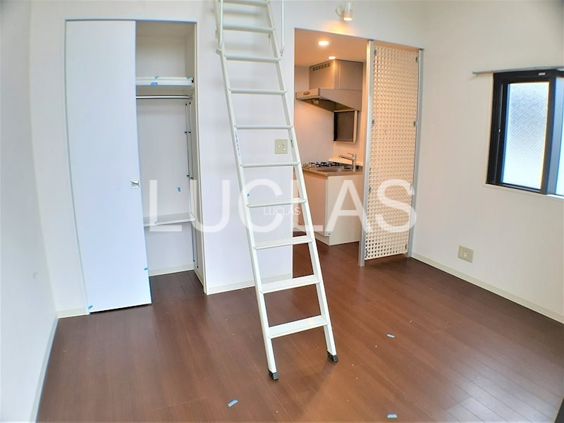 レジディア市谷薬王寺 リビング