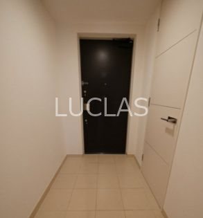 コスモリード新宿余丁町 玄関