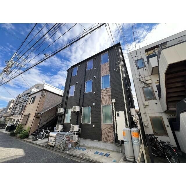 レヴリ 201号室 外観