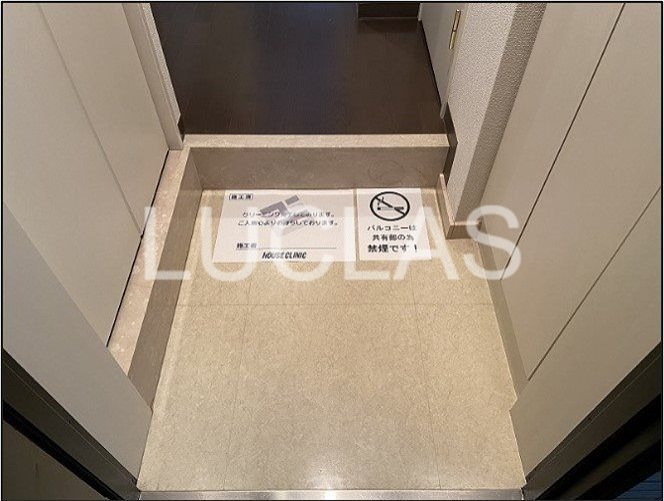 トーシンフェニックス新宿余丁町 玄関