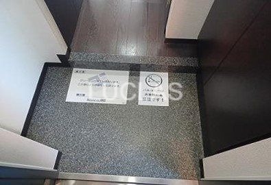 フェニックス初台弐番館 玄関