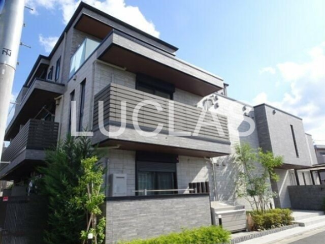 グラティアプレーナ 201号室 外観