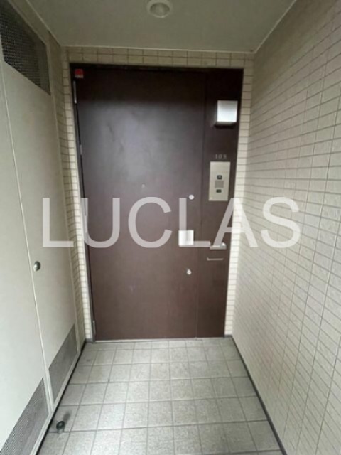 桜上水ガーデンズＣ棟 玄関