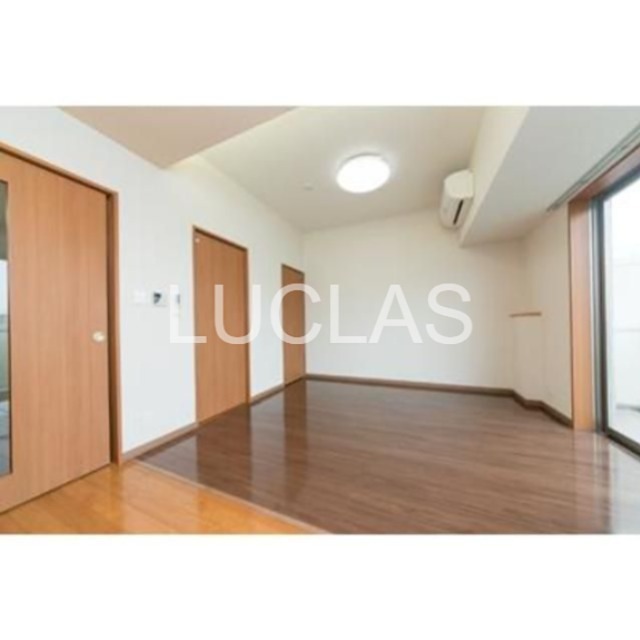 グリーンヒルズ河田町 リビング