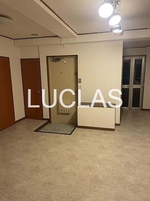 北新宿ハピネス大町  玄関