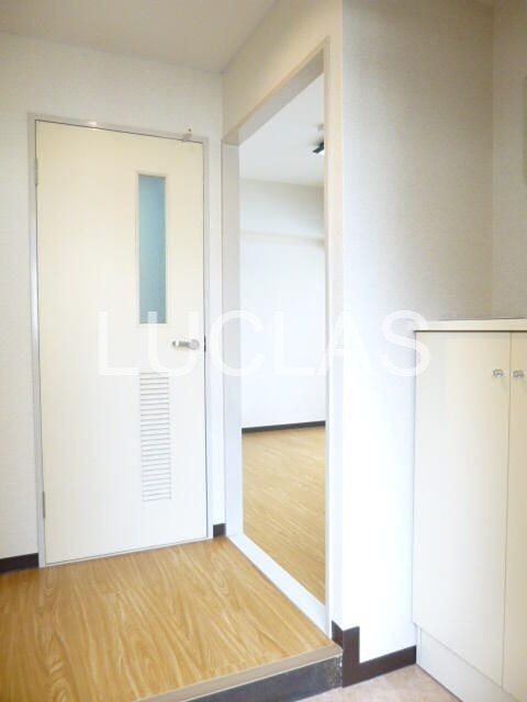 ロイヤルエクセレント学芸大 玄関