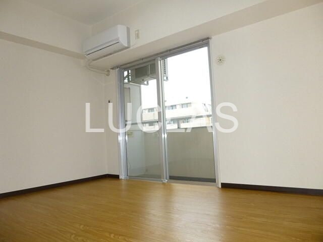 ロイヤルエクセレント学芸大 リビング