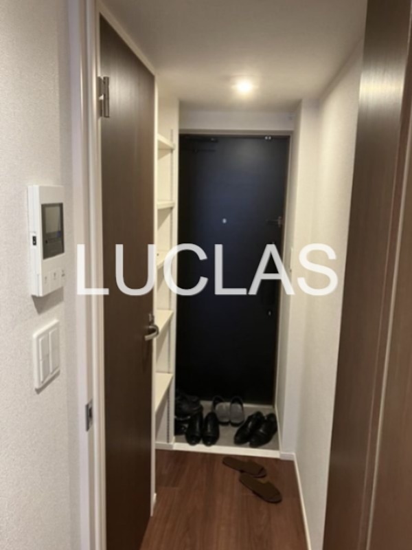 エストゥルースプラス田端 玄関