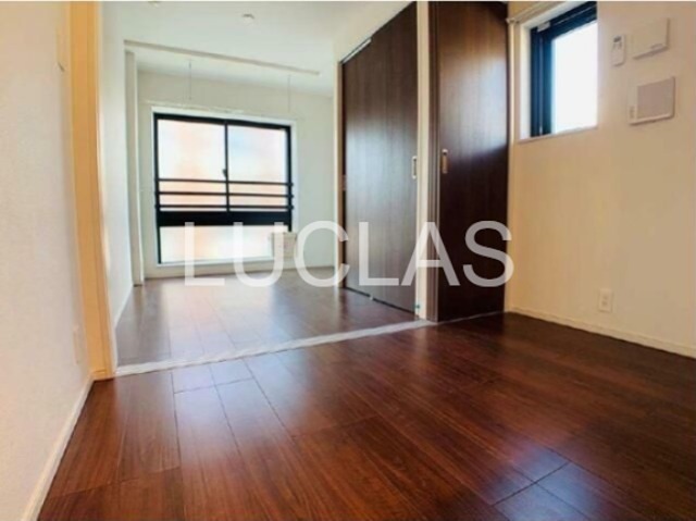 エストゥルースプラス田端 リビング