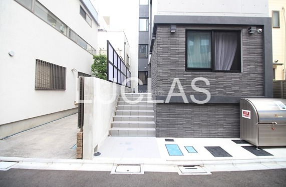 Ｎｉｓｈｉ－Ｎｉｐｐｏｒｉ　Ｔｅｒｒａｃｅ その他1