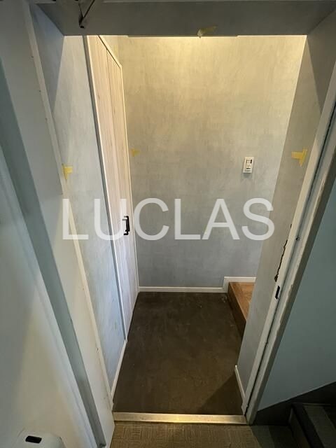 サンセイハイム代々木 玄関