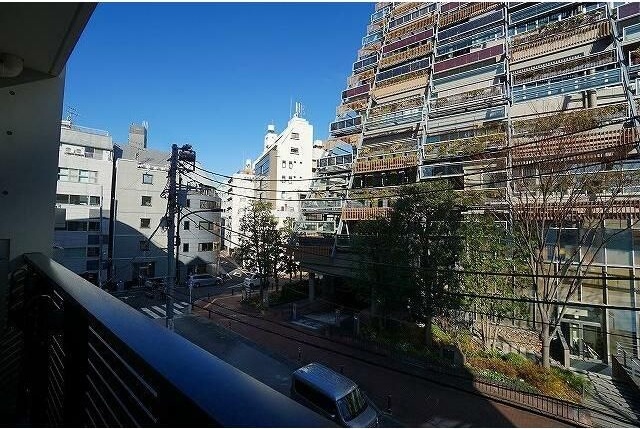 ALTERNA東池袋 玄関