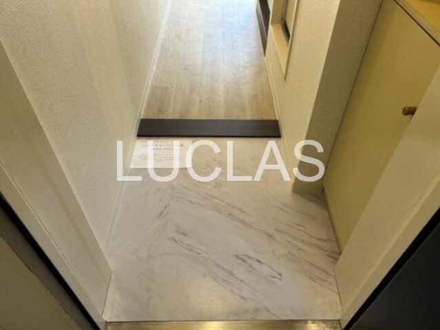 マ・メゾン西荻窪 玄関