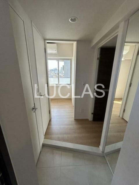 クレストコート東中野 玄関