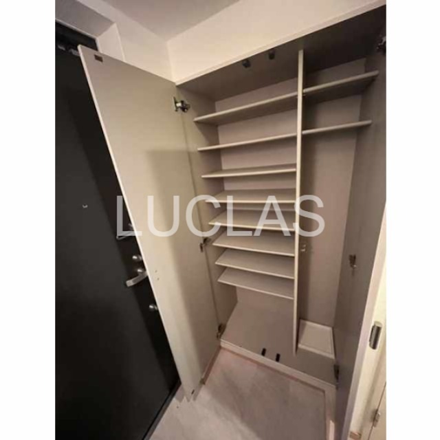 グリューネ白山 玄関