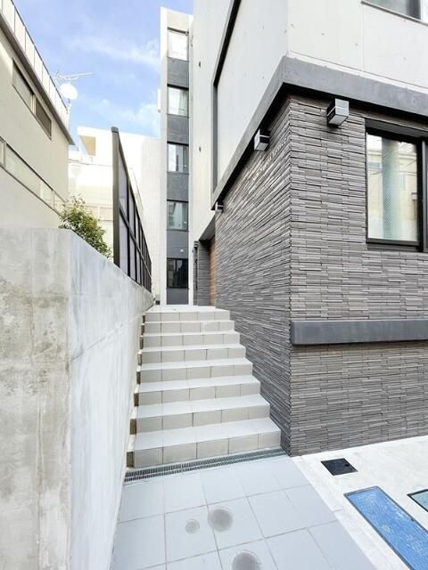 Ｎｉｓｈｉ－Ｎｉｐｐｏｒｉ　Ｔｅｒｒａｃｅ その他5