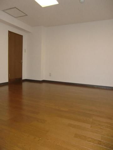 シャルレ早稲田 リビング