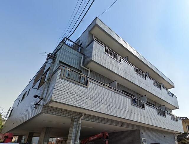 リズ松が丘 305号室 外観